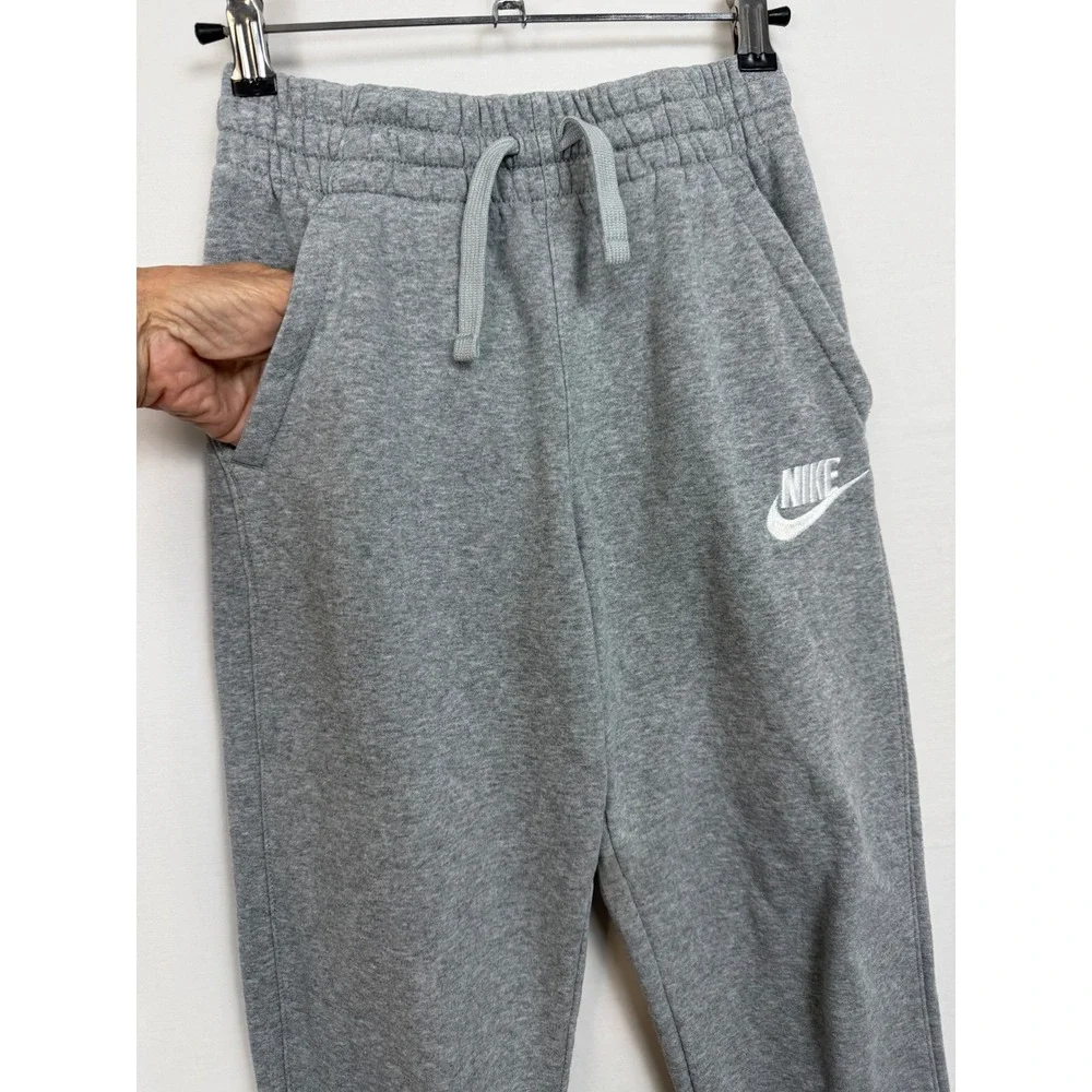 Nike Sweatpants Kids Large Gray Fleece Joggers Drawstring Pockets Logo